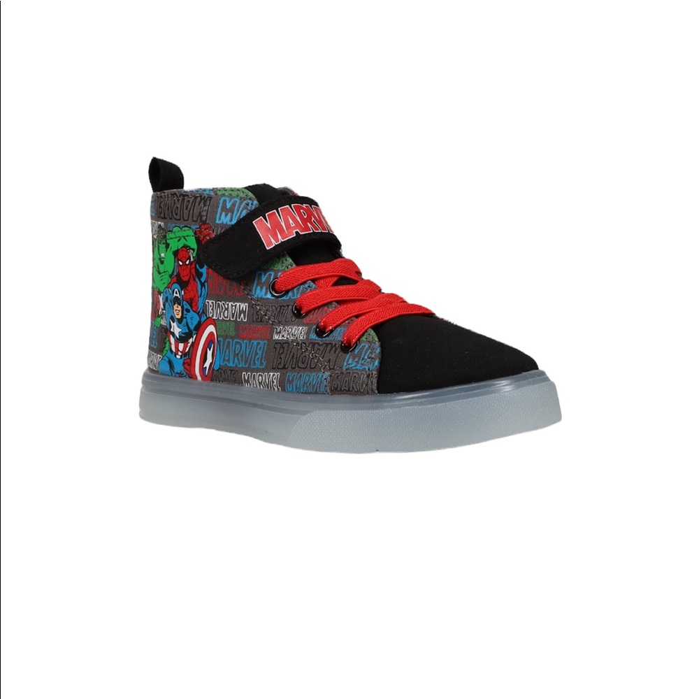Avenger Marvel Comics boys Size 11 light up shoes